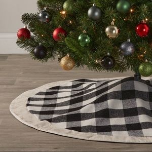 COPY - 48 in Buffalo plaid tree skirt black and ivory